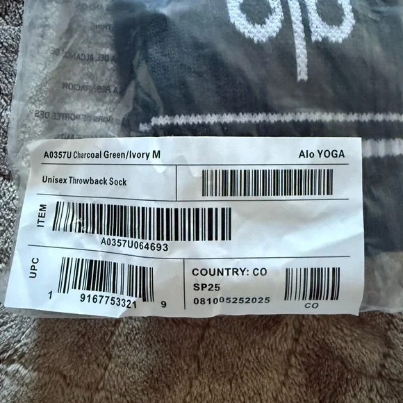 ALO Yoga Dark Green Athletic Socks - Picture 4 of 6